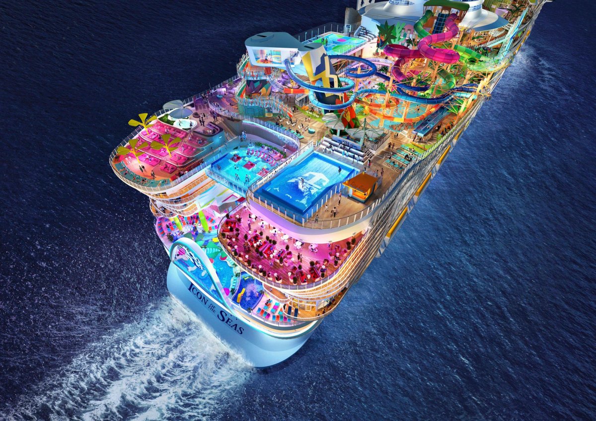 Круизный лайнер icon of the Seas