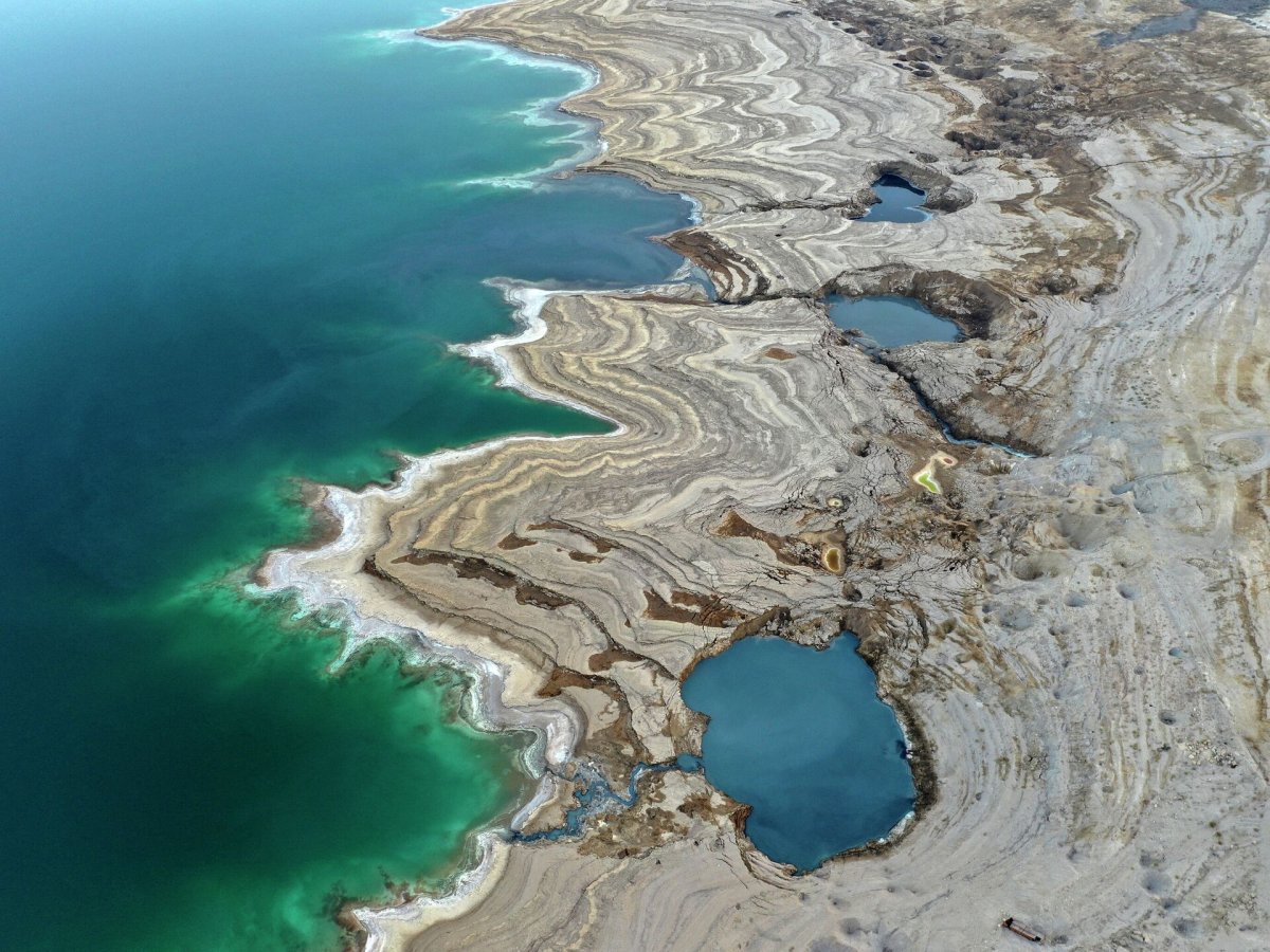 Каспийское море со спутника