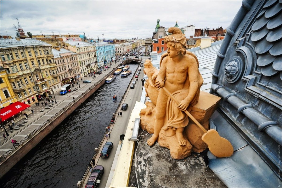 Статуи на крышах Санкт-Петербурга статуи на крышах Санкт-Петербурга