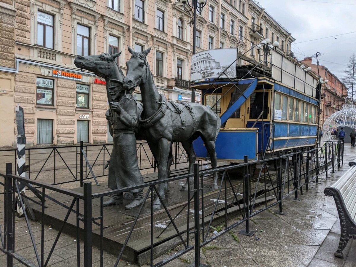 Памятник Конке в Санкт-Петербурге
