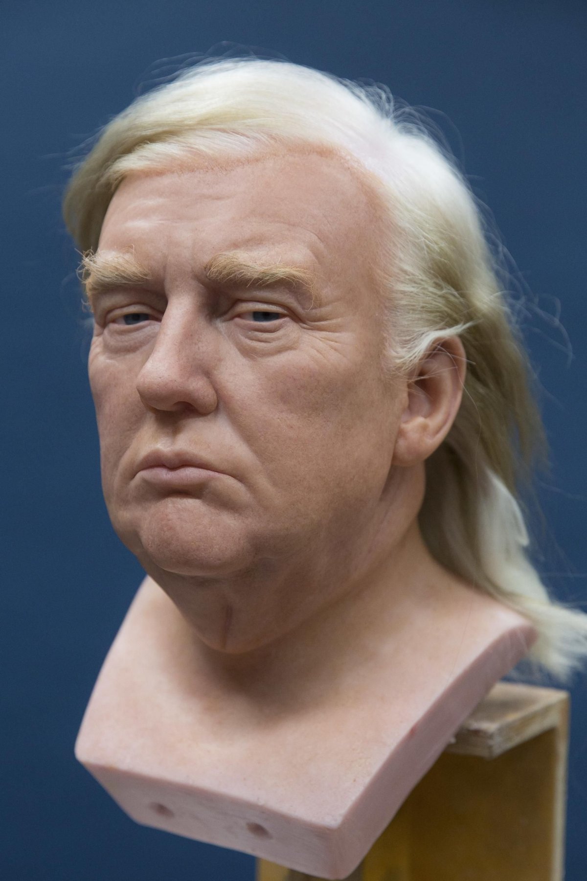 Дональд Трамп бюст