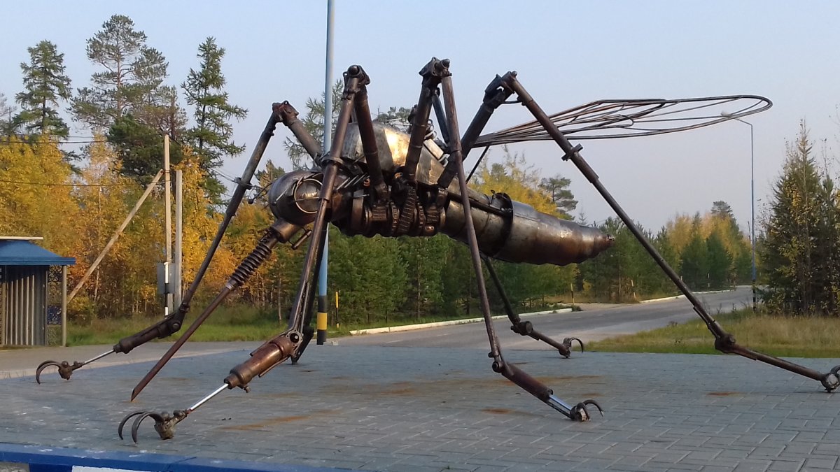 Статуя комара Ноябрьск