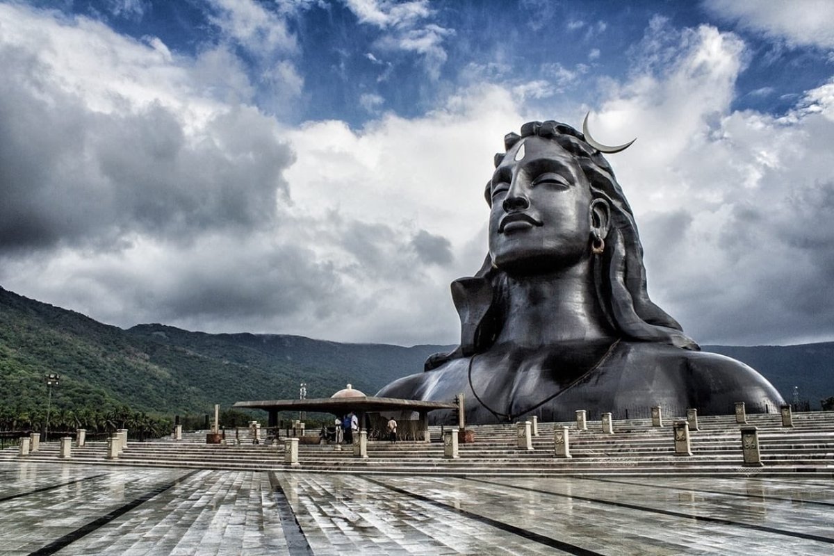 Adiyogi Шива статуя