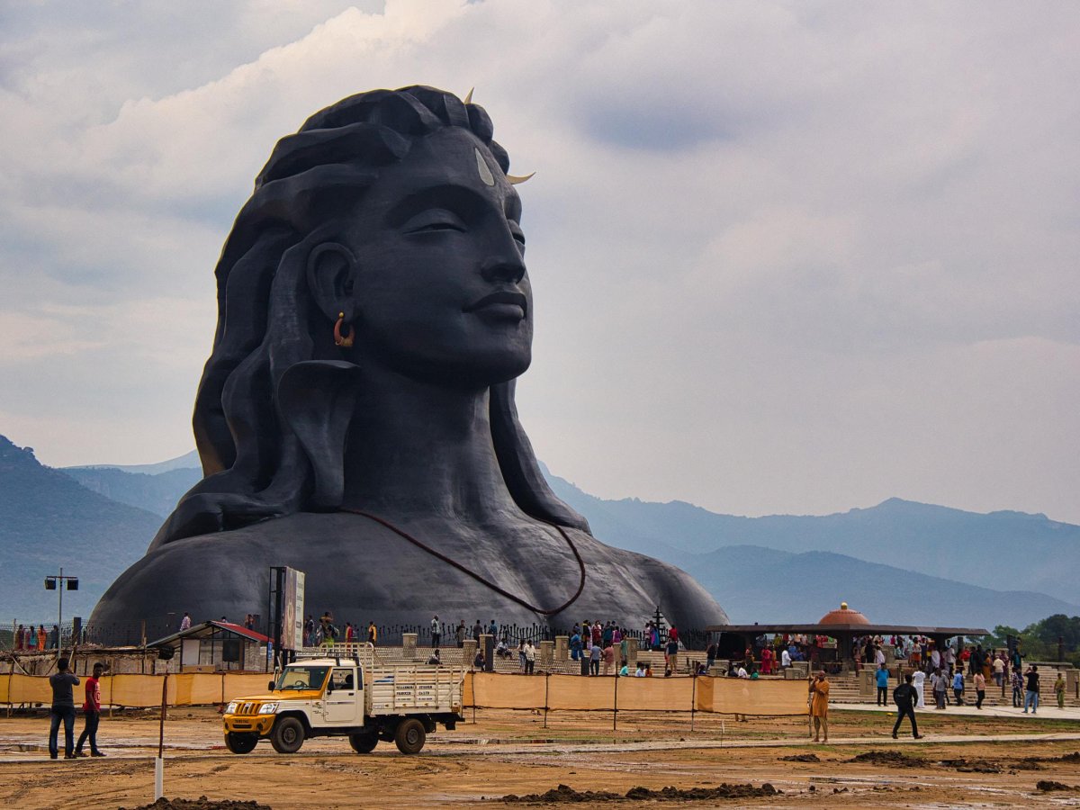 Adiyogi Шива статуя