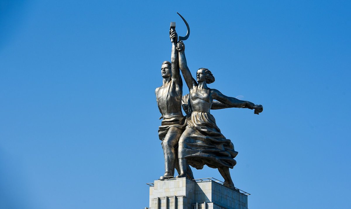 Рабочий и колхозница памятник Шадр