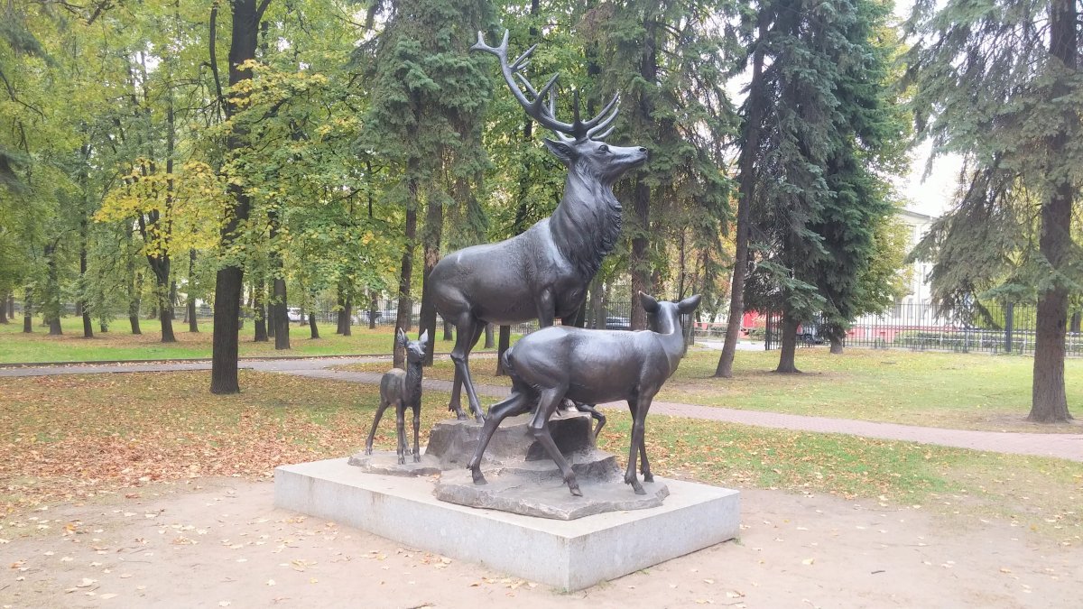 Котельники памятник олени