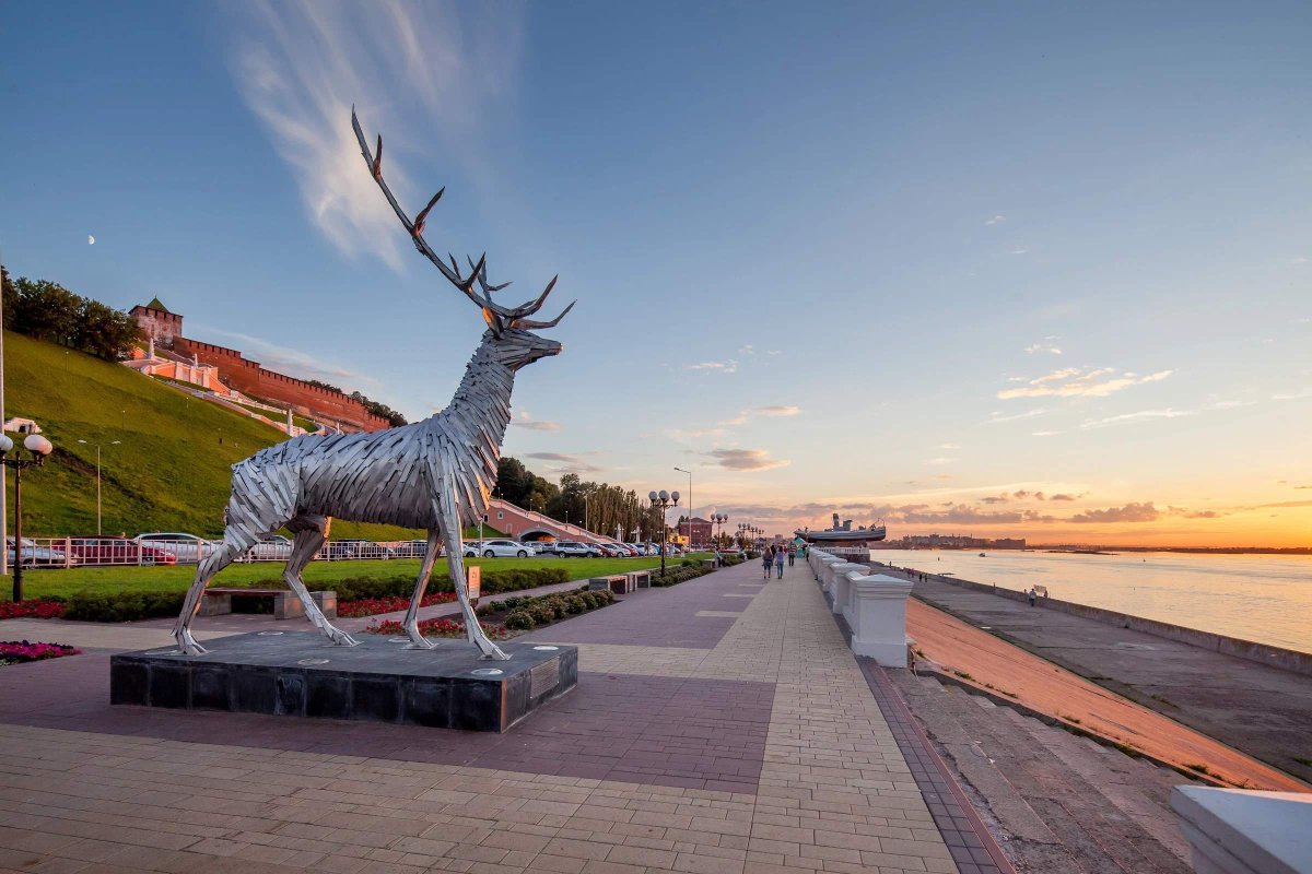 Олень на Нижневолжской набережной