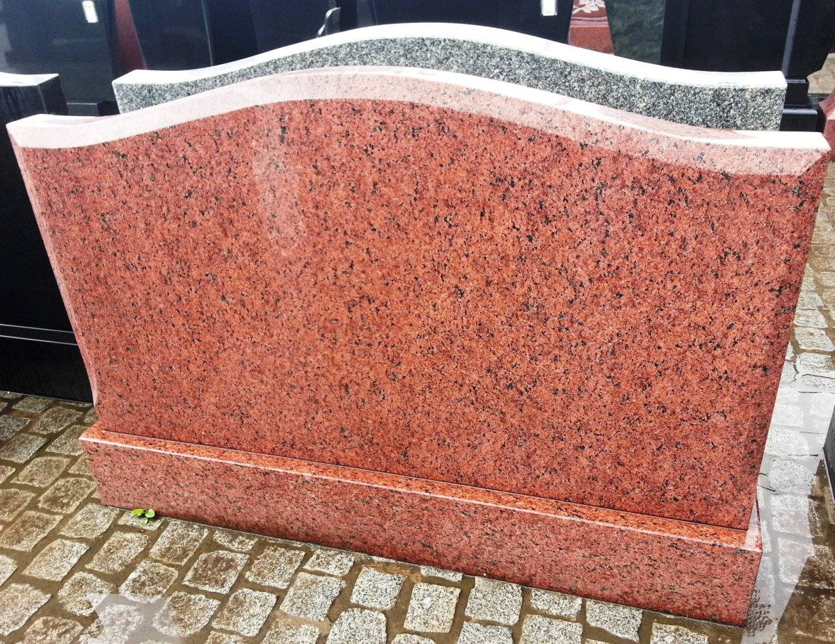 Красный гранит лезники