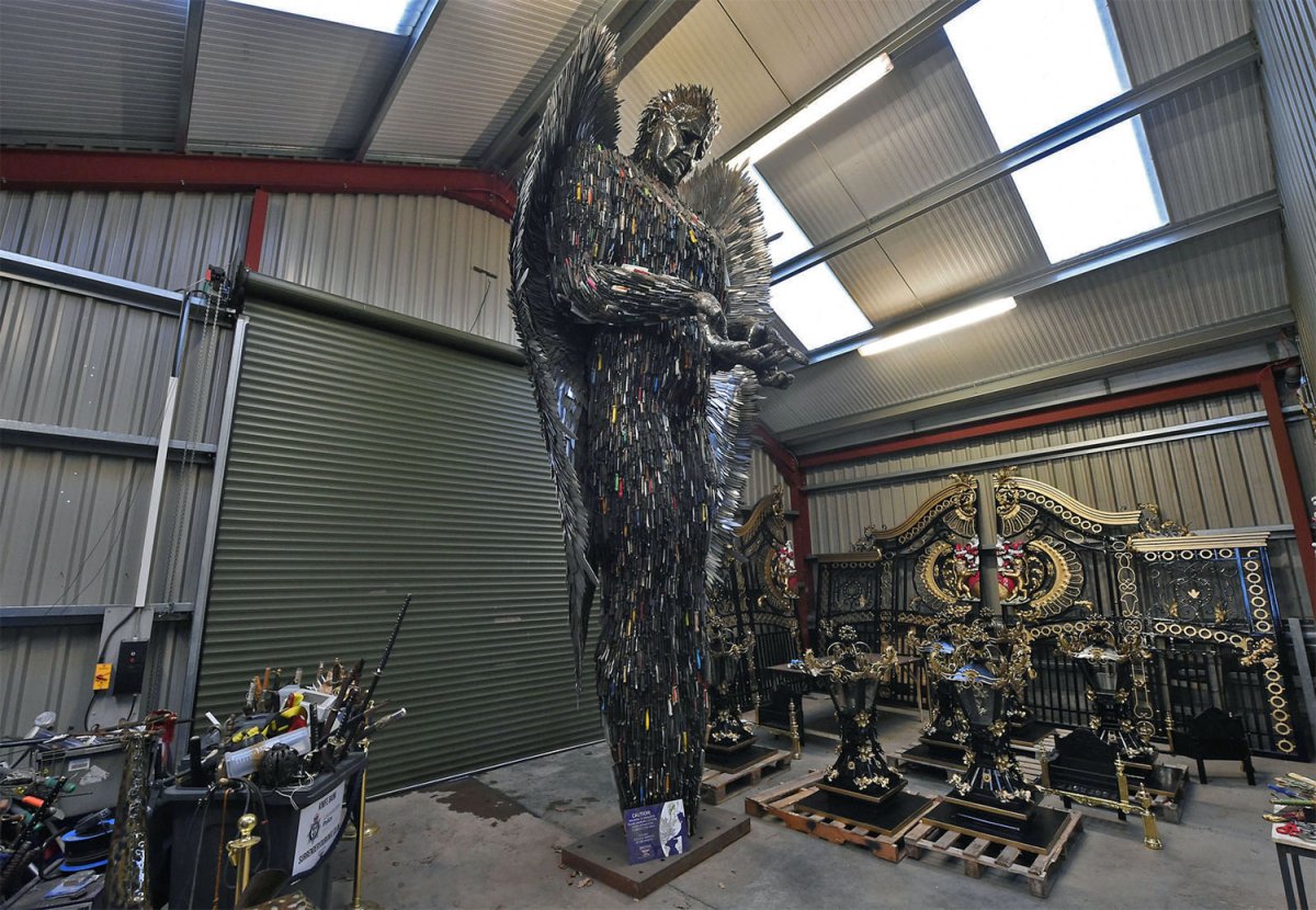 Knife Angel - скульптура из 100 000 конфискованных полицией Англии ножей