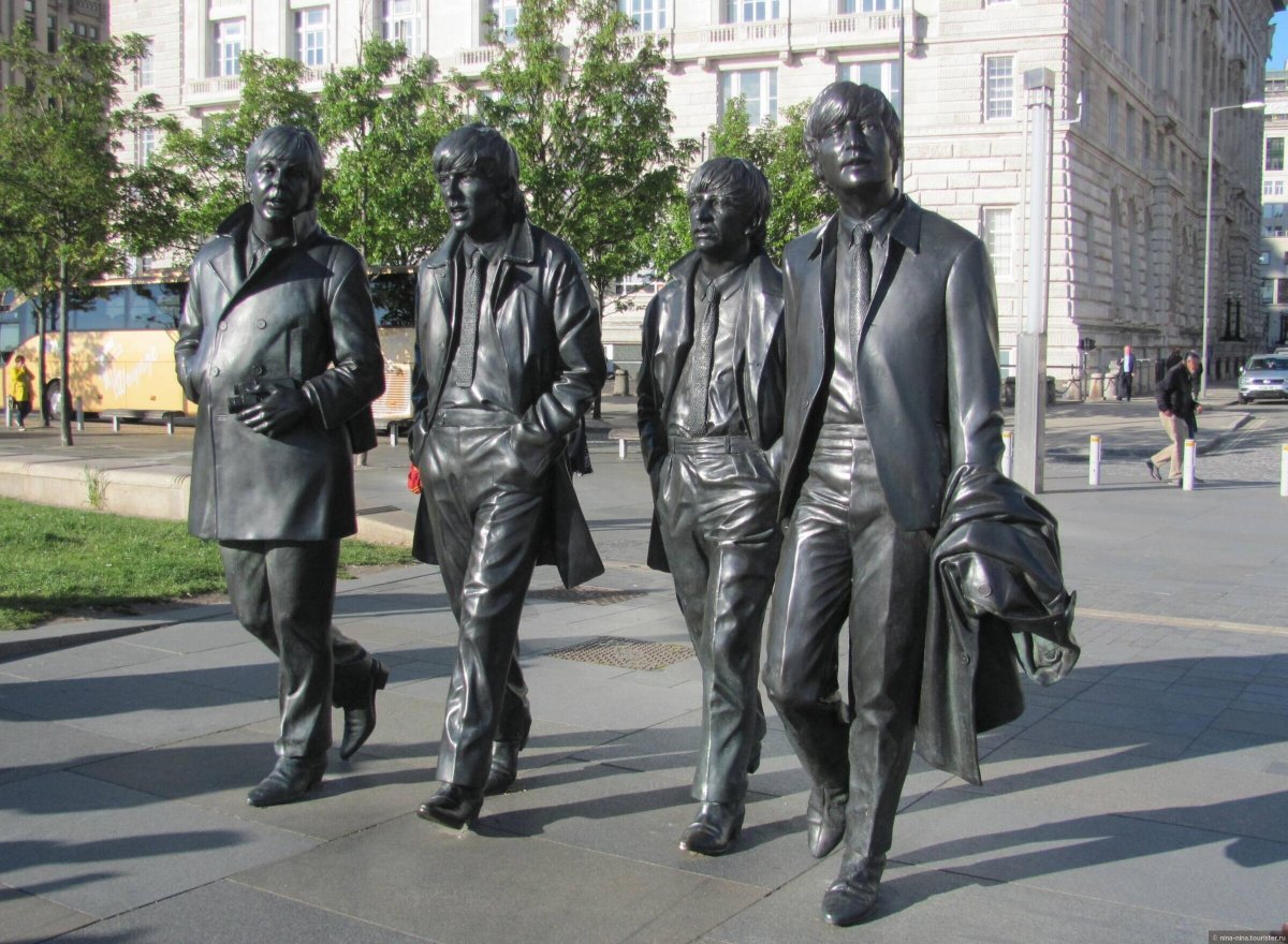 Памятник ливерпульской четверке