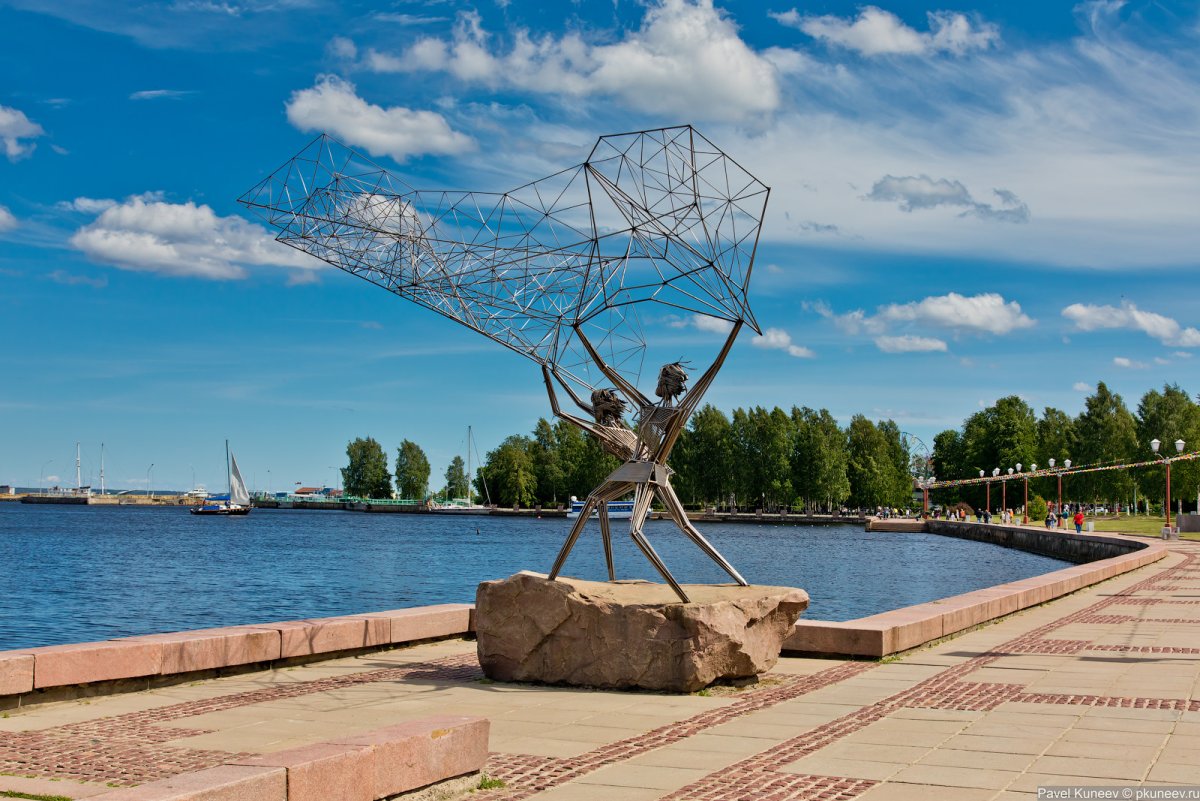 Петрозаводск скульптура рыбаки Онежская набережная