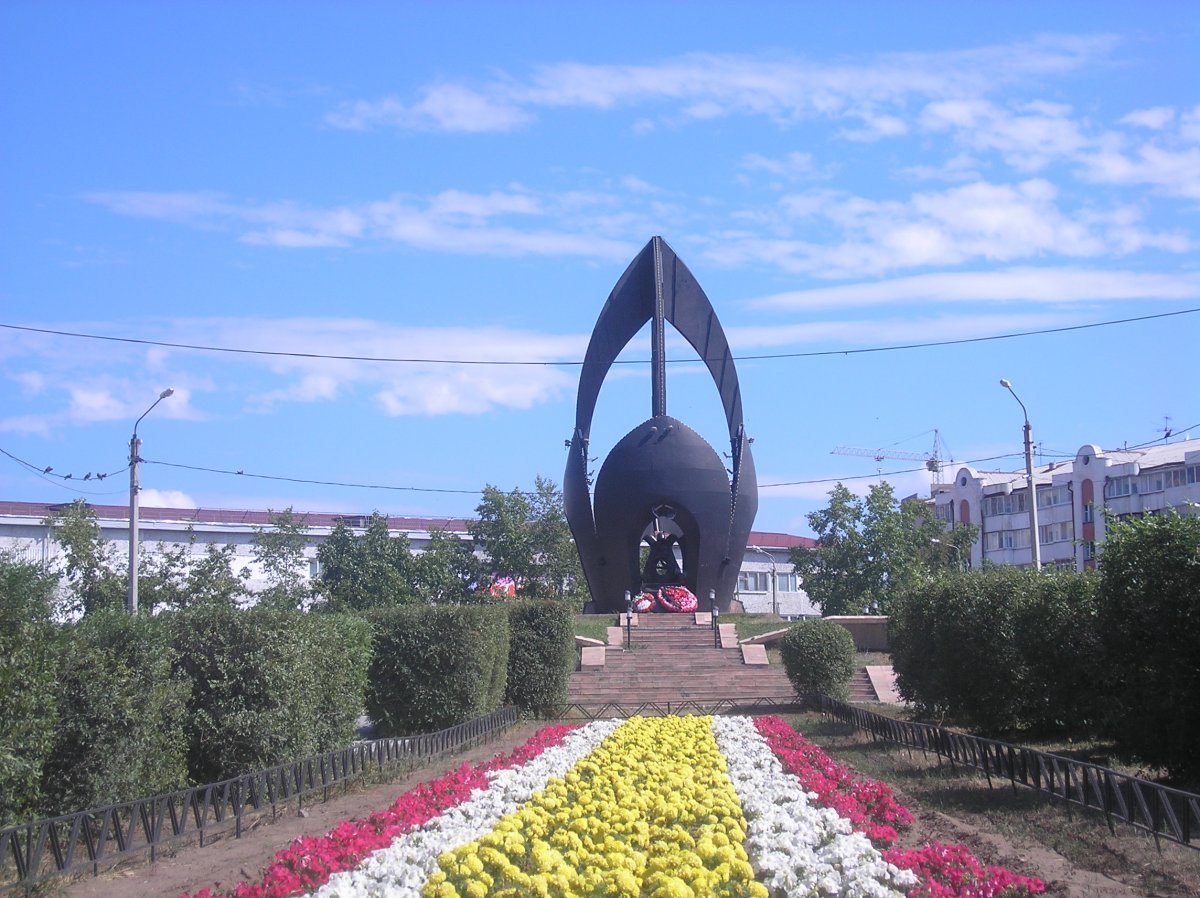 Памятник тюльпан в Улан-Удэ