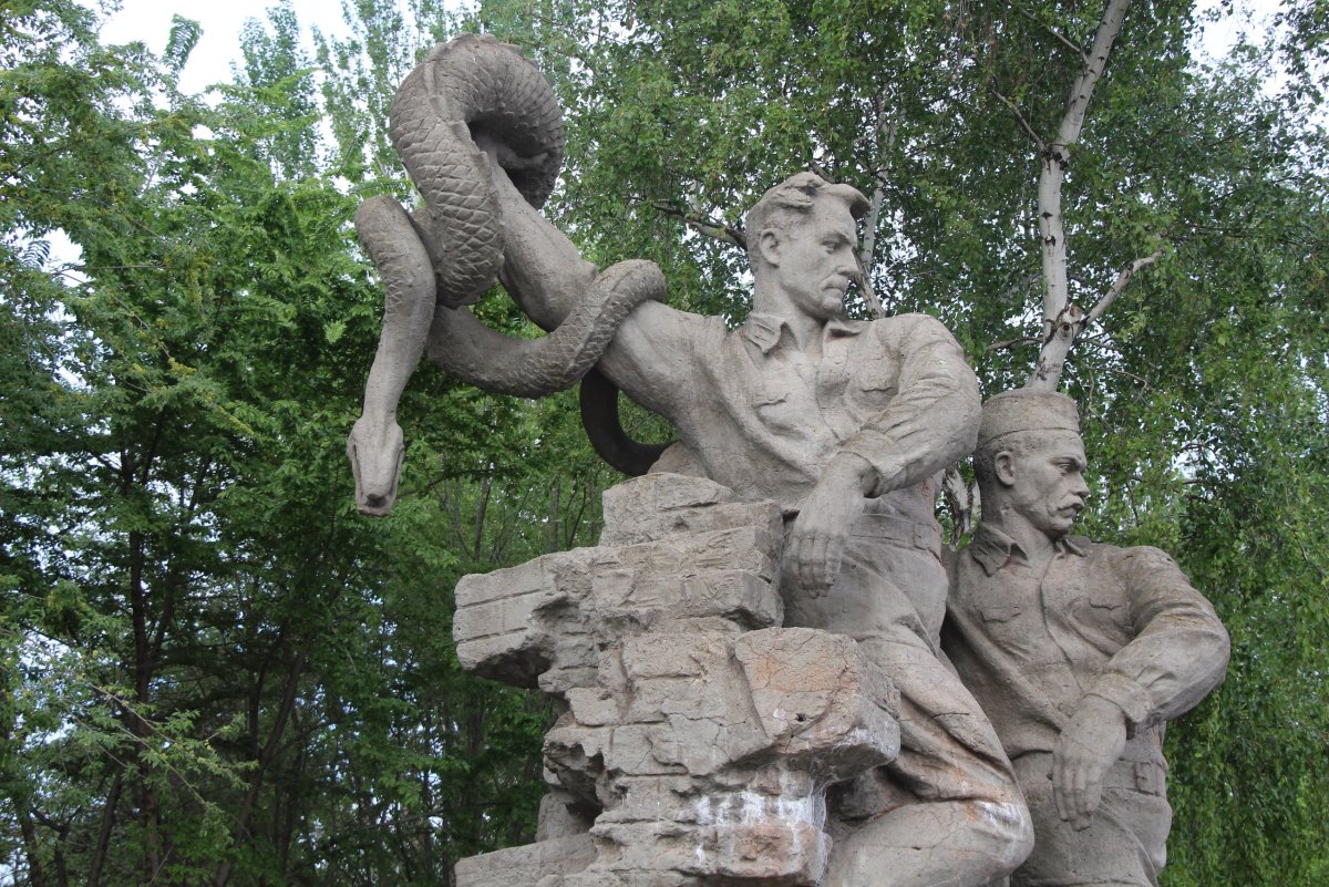 Площадь героев Мамаев Курган 6 скульптур