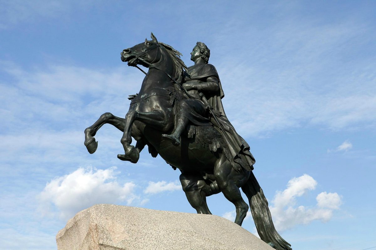 Памятник Петру 1 в Санкт-Петербурге медный всадник