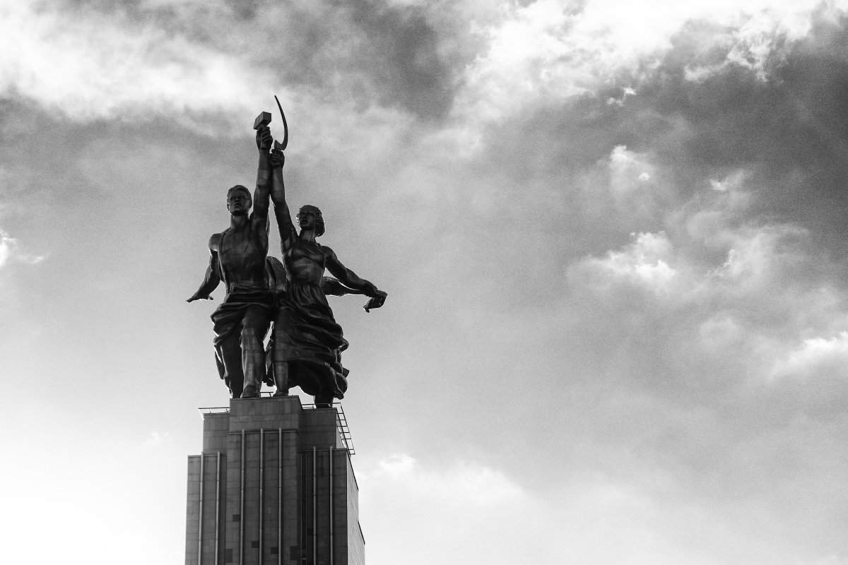 Памятник рабочий и колхозница в Москве