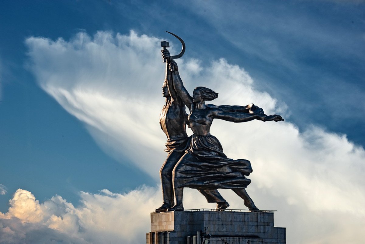 Вера Мухина рабочий и колхозница