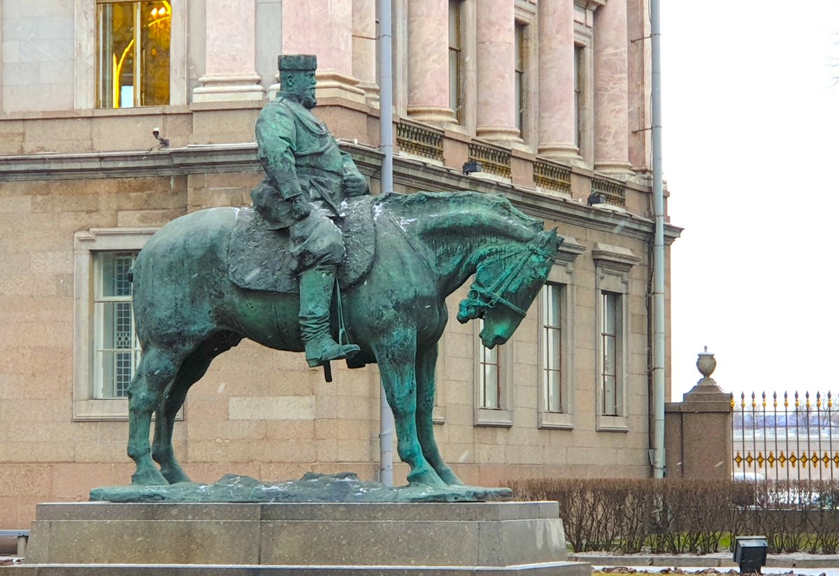 Памятник Александру 3 в Питере