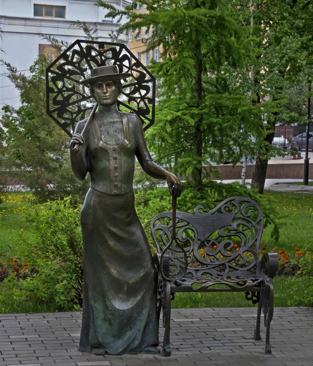 Памятник теннисистке в Самаре