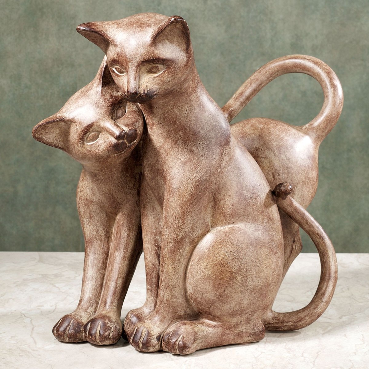 Скульптура домашней кошек