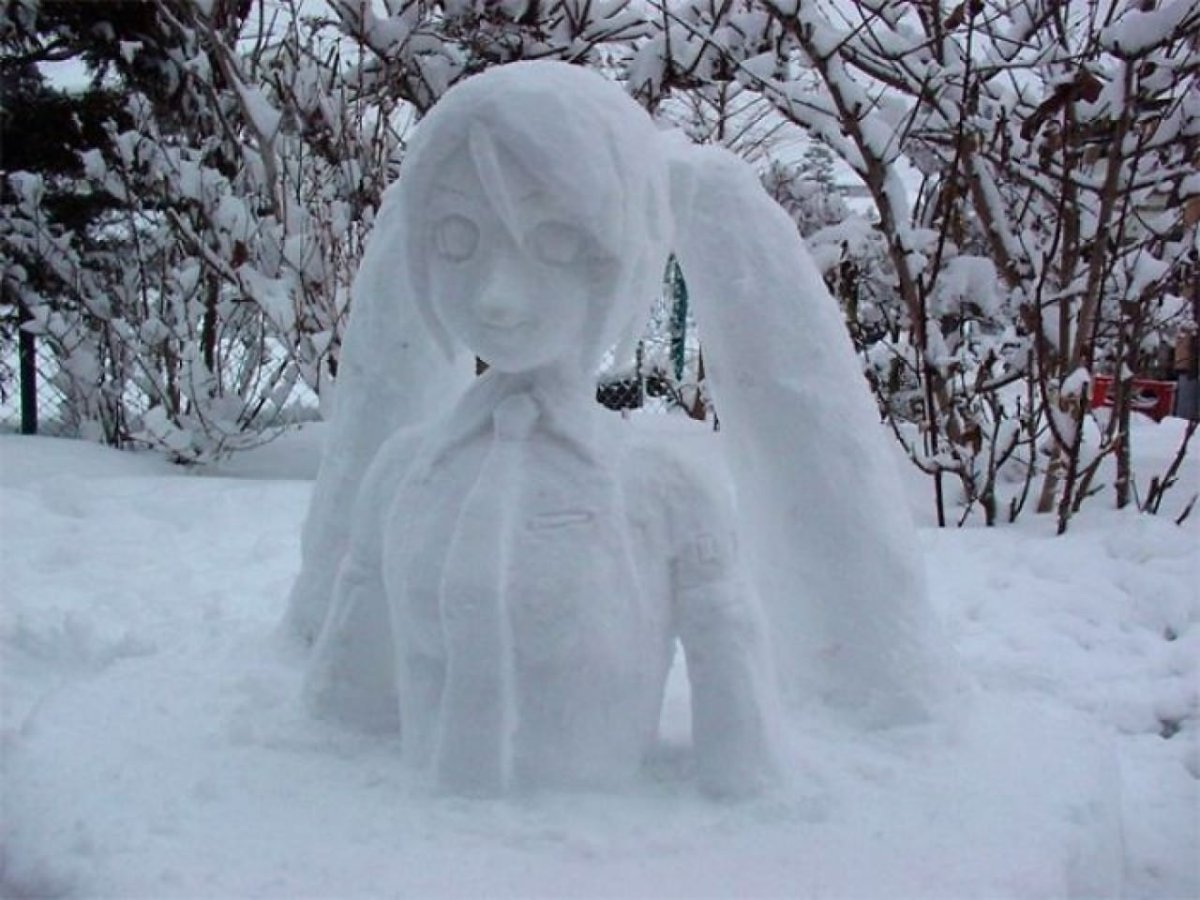 Снежная баба скульптура
