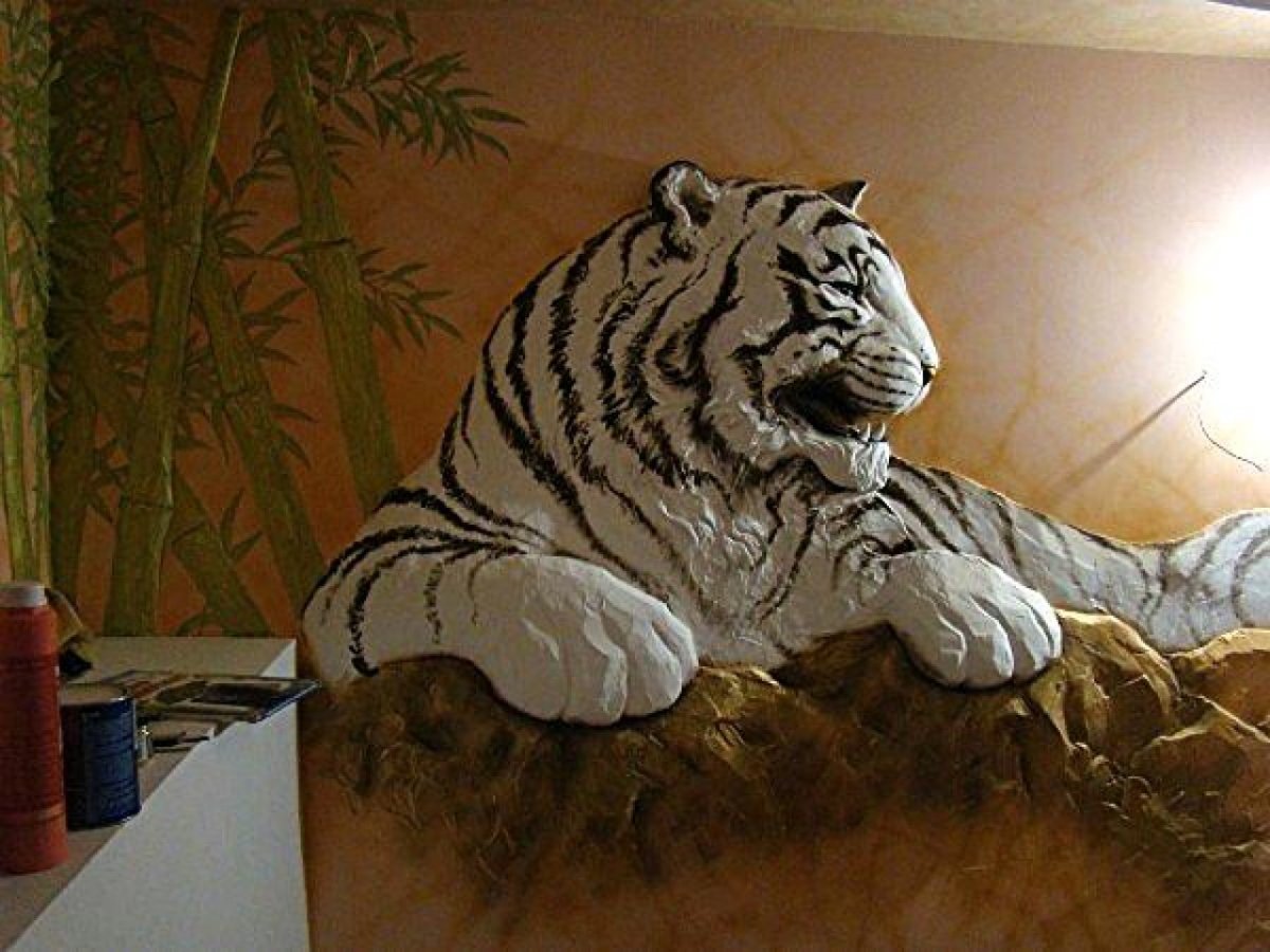 Барельеф тигрица