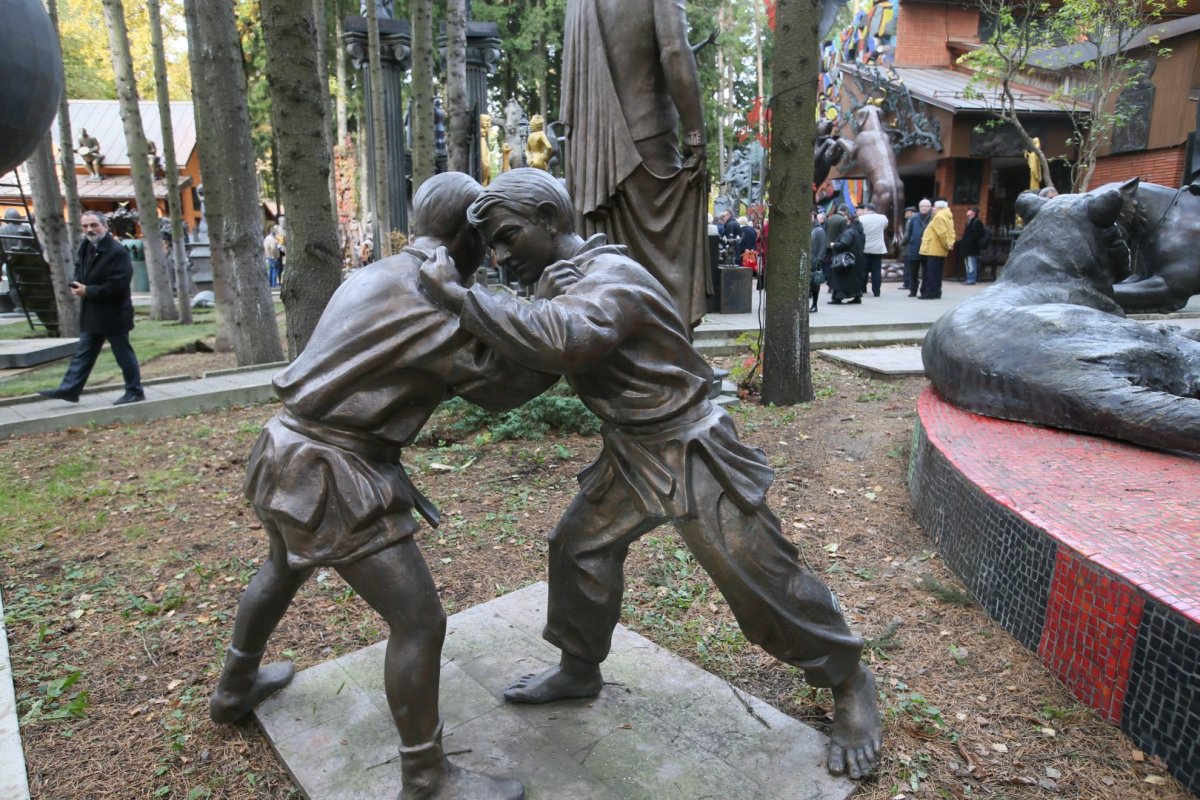 Зураб Церетели памятники