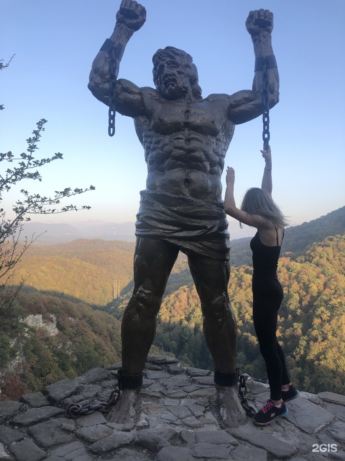 Статуя Прометея в Сочи