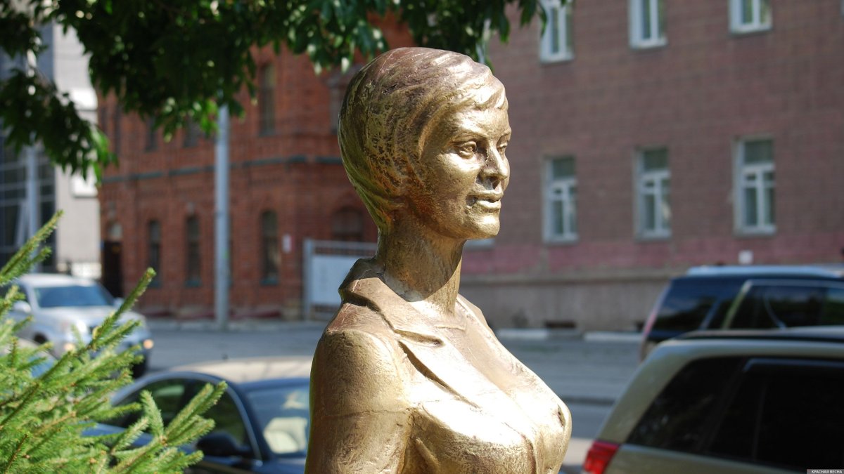 Памятник женам офицеров в Москве