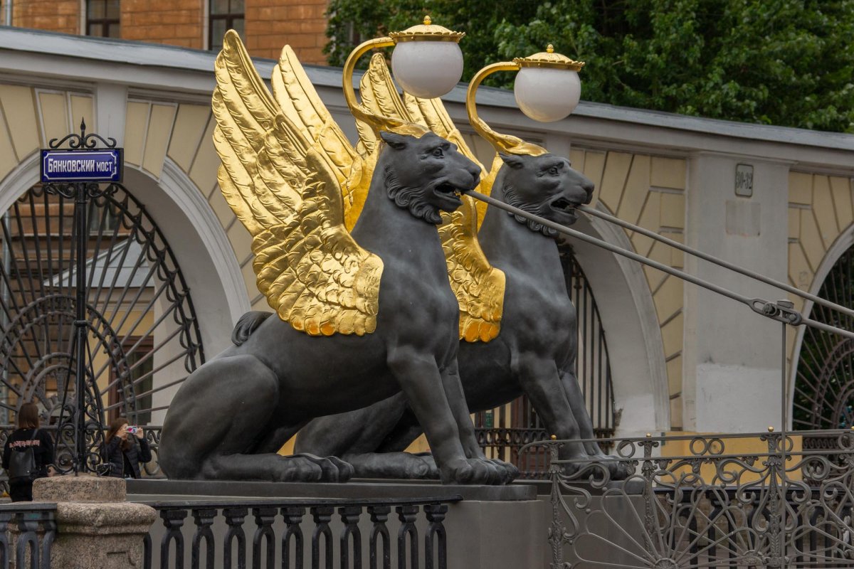 Банковский мост в Санкт-Петербурге