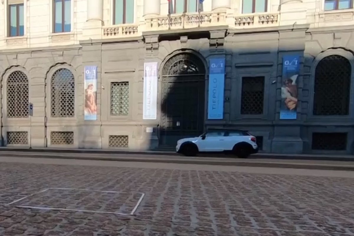 Невидимая скульптура за 15 0000 евро
