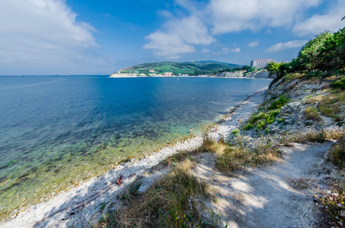 Голубая бухта Бжид море
