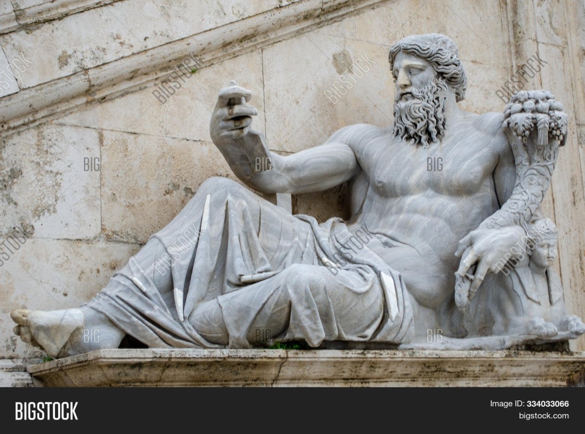 Статуя Зевса Бога в фонтане Bernini