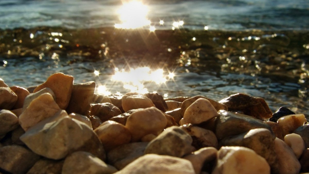 Море камни