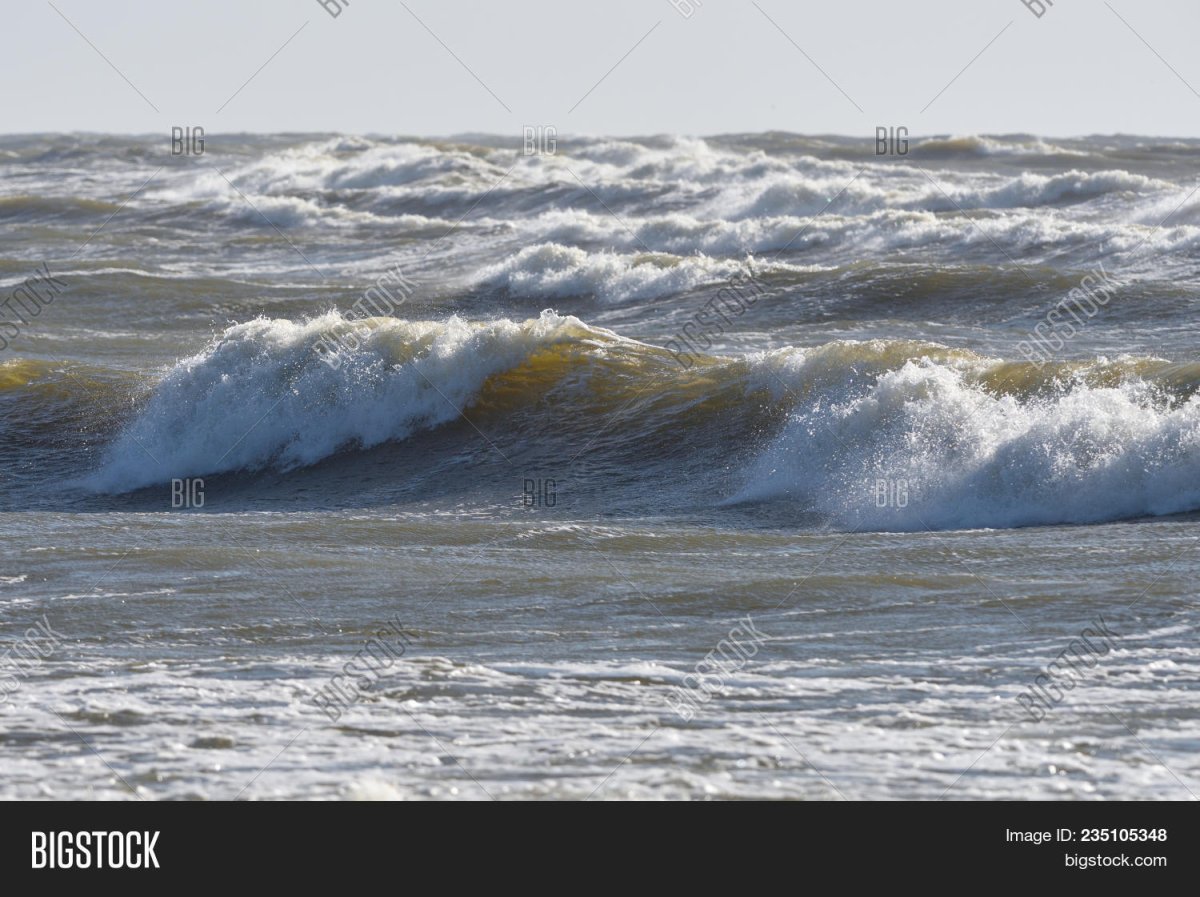 Балтийское море во время шторма