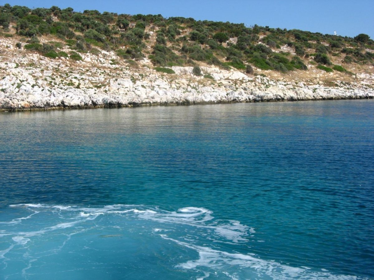 Эгейское море Турция красного цвета