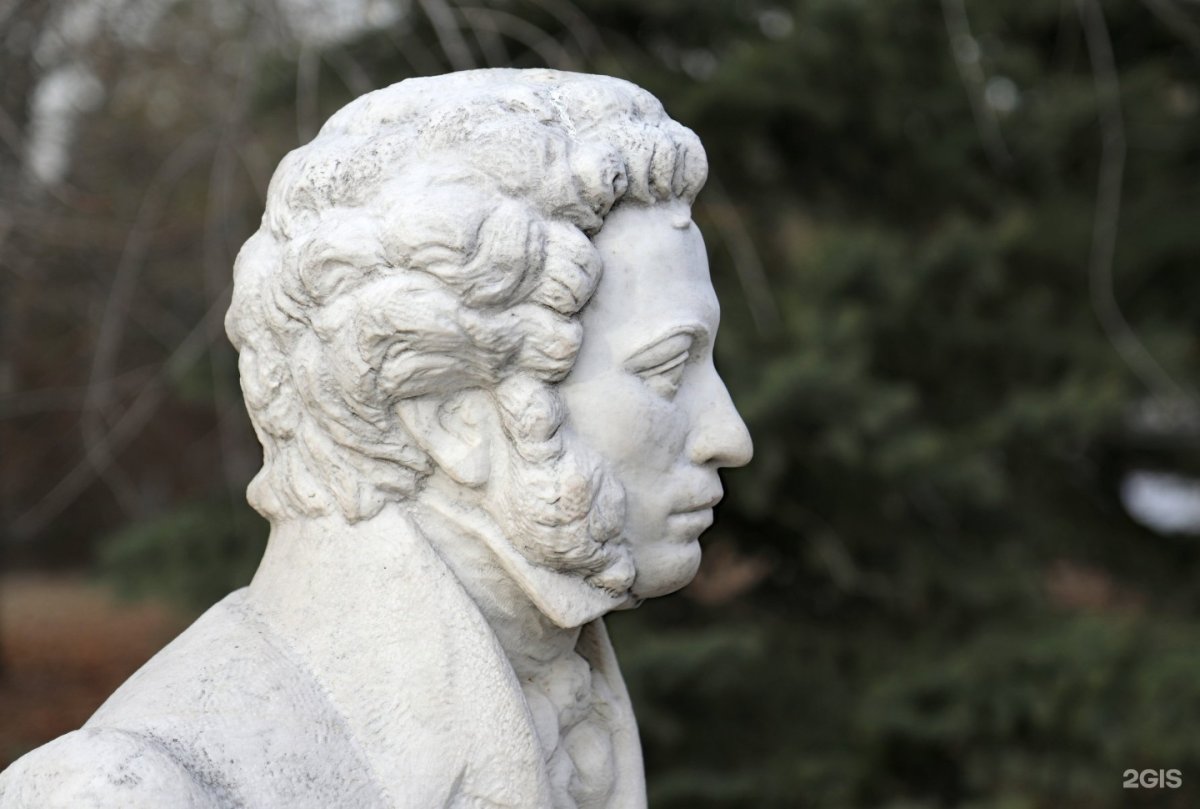Скульптура Пушкина