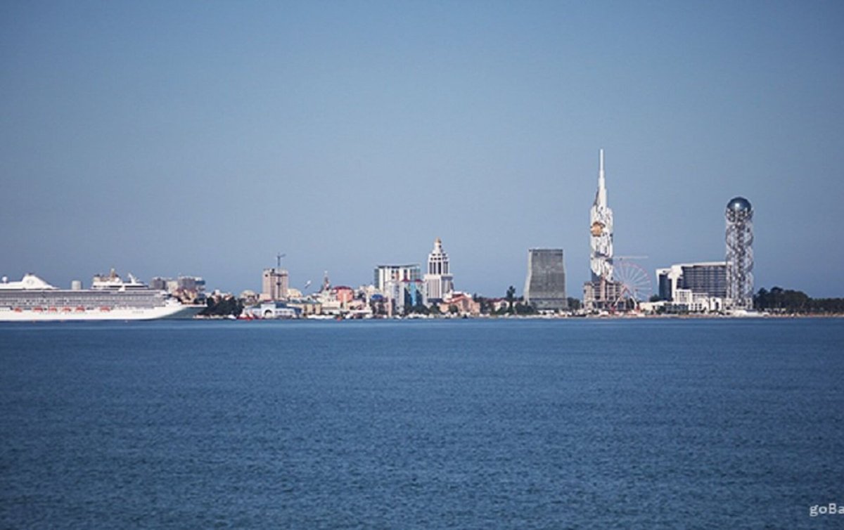Панорама Батуми с моря