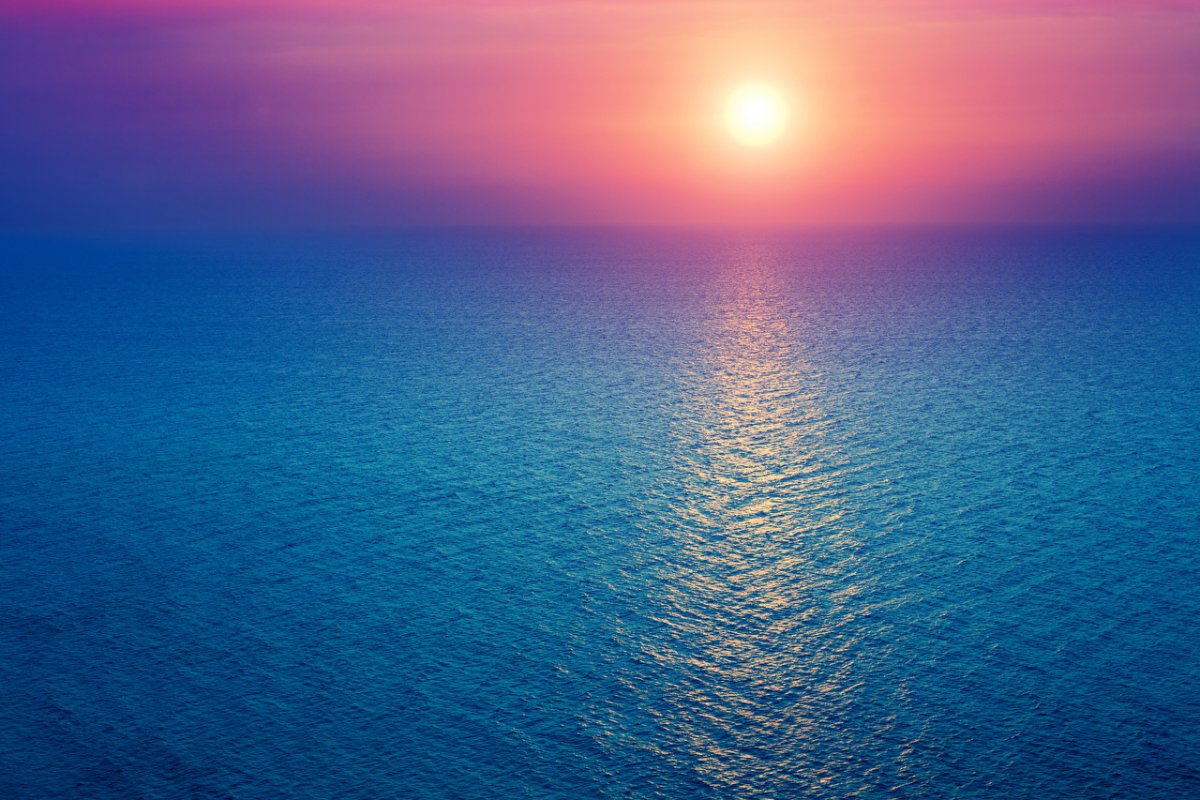 Голубое море и солнце