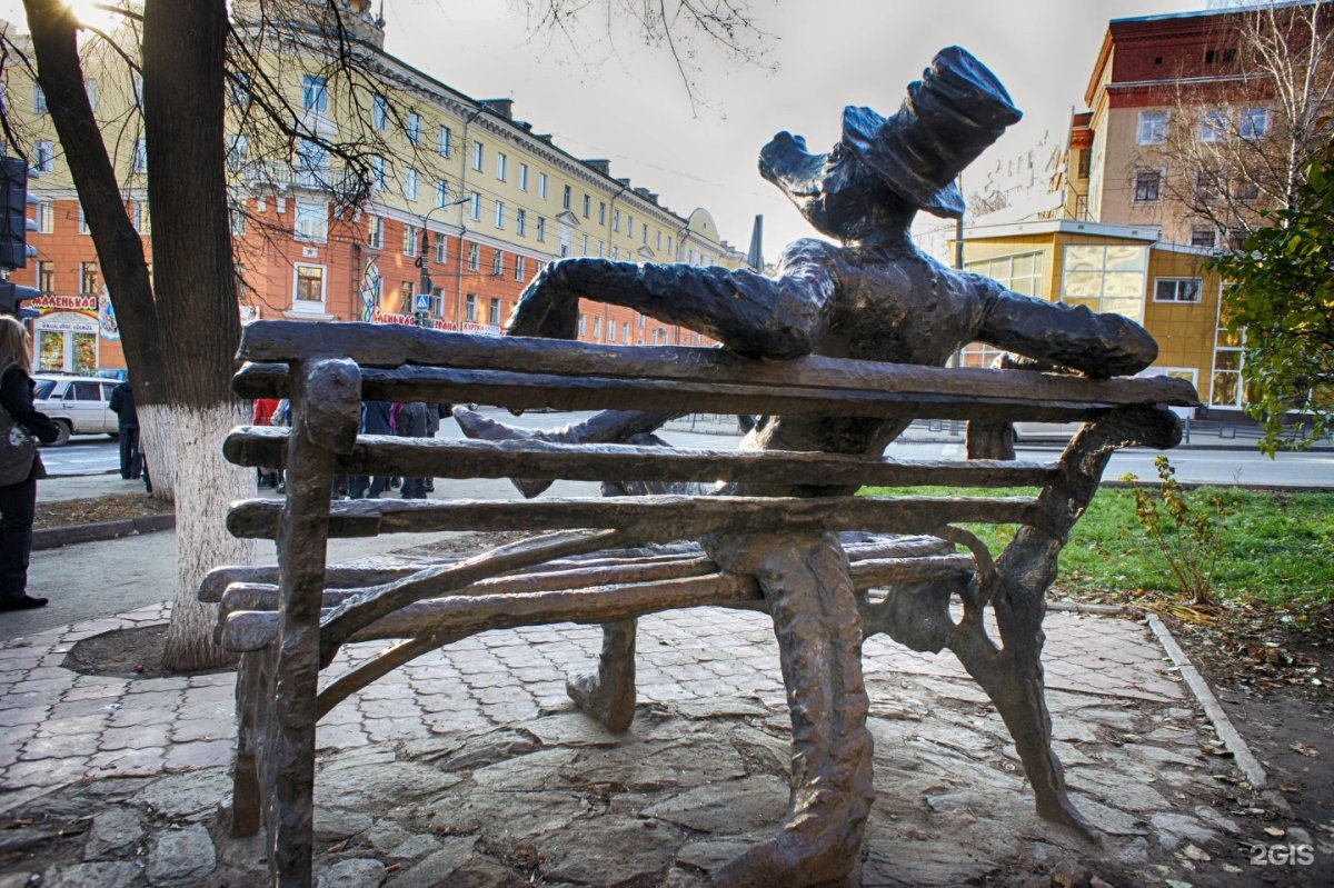 Скульптура крокодила в Ижевске