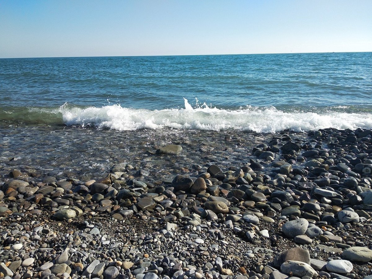 Черное море пляж Лазаревское
