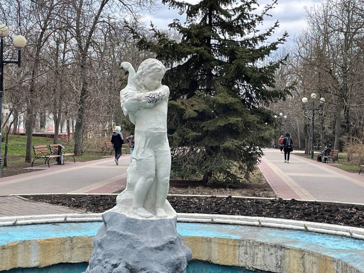 Фонтан мальчик с гусем Белгород