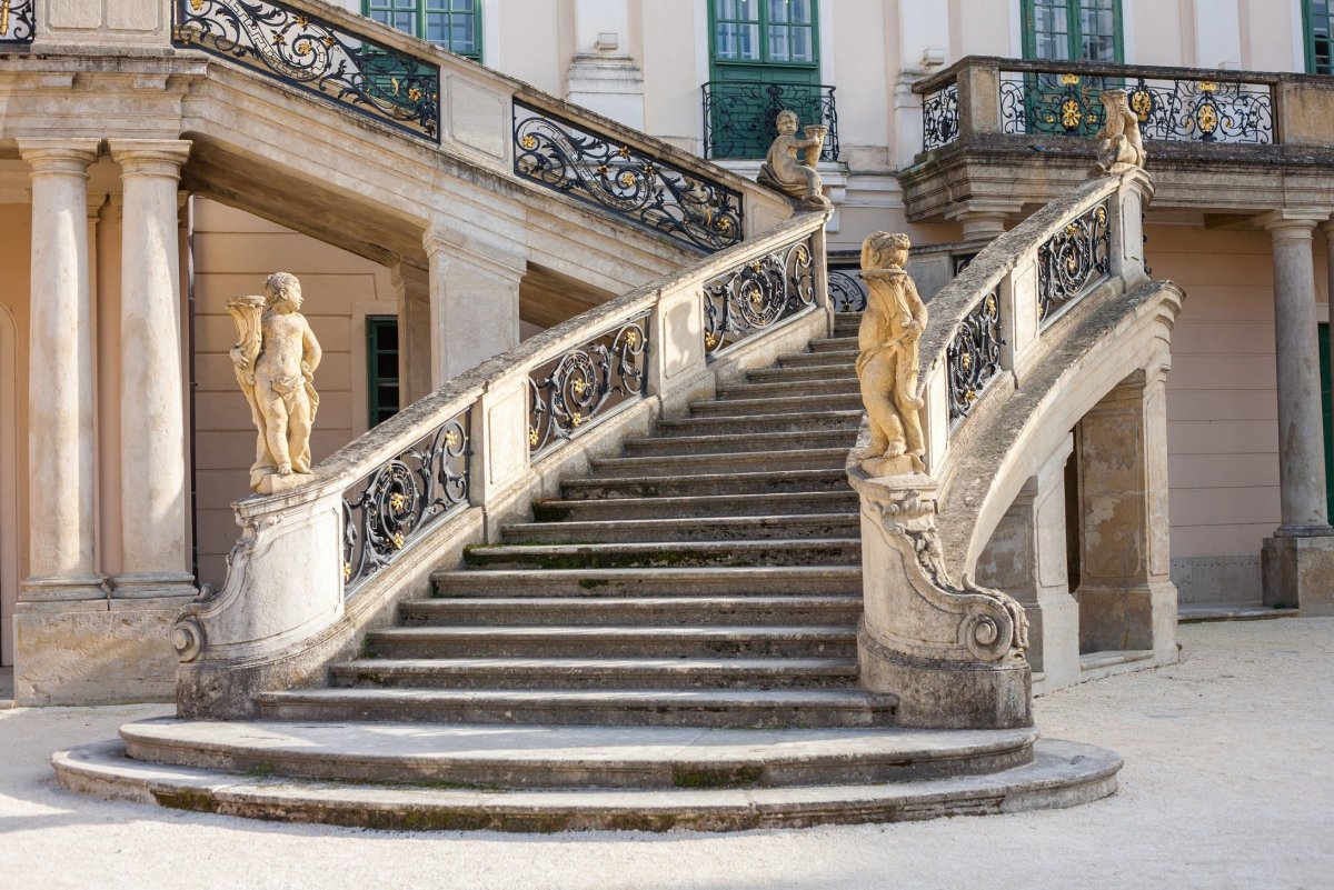 Старинные мраморные лестницы