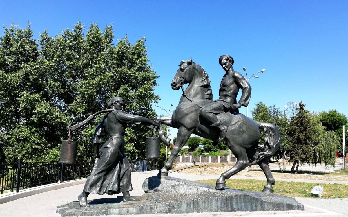 Памятник тихий Дон Ростов