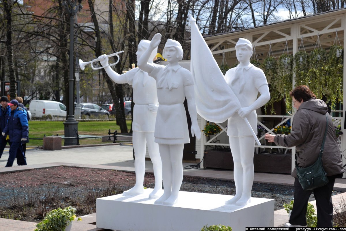 Советские скульптуры в парках