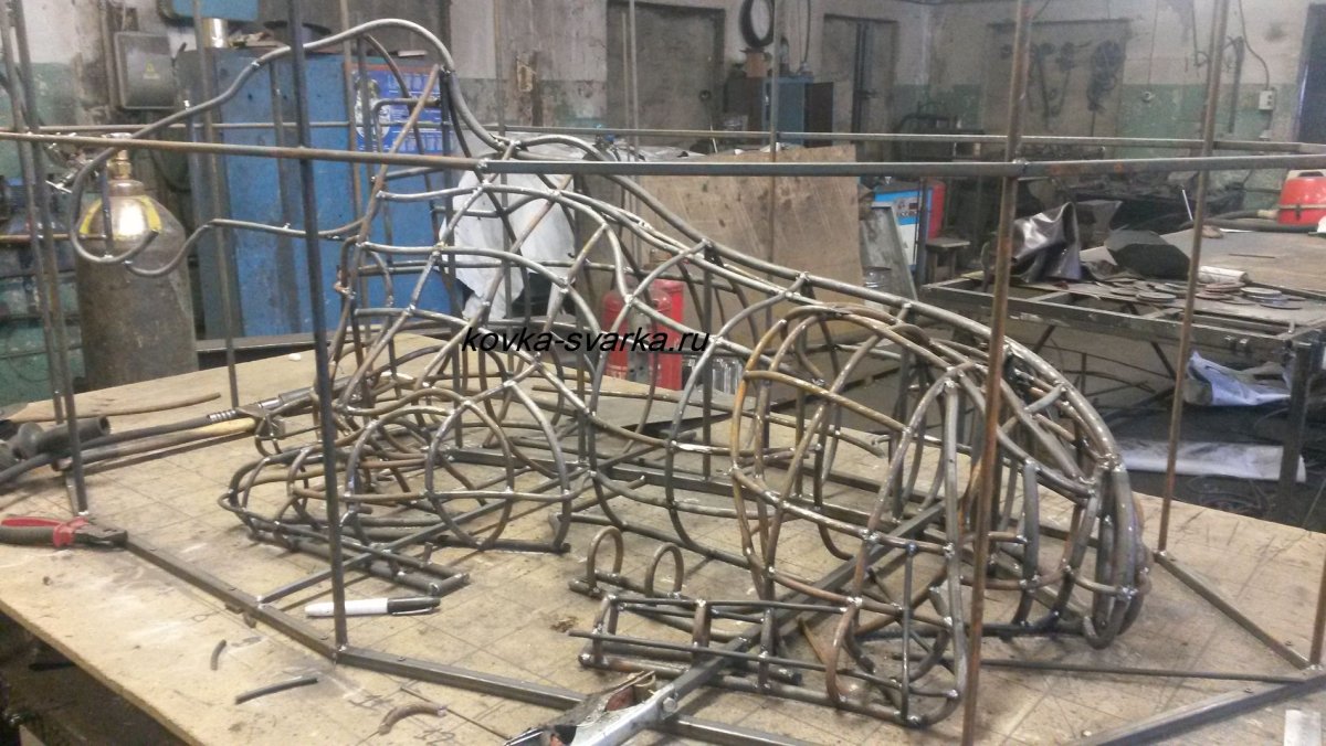 Скульптура из арматуры