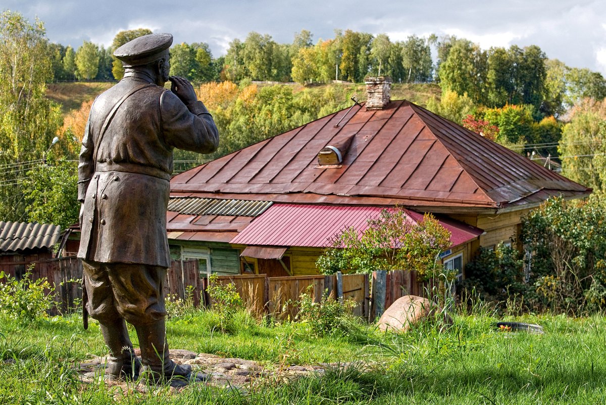 Плес скульптура городовой