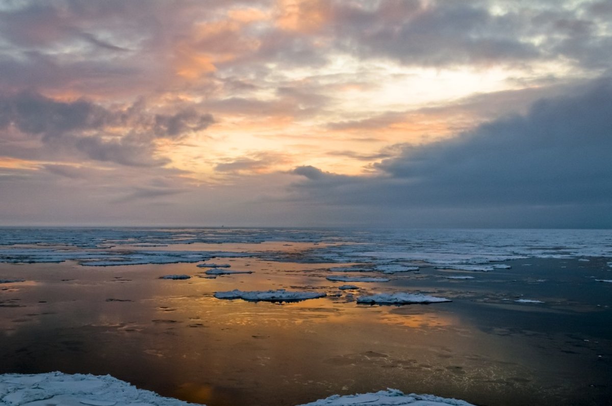 Пролив горло белого моря