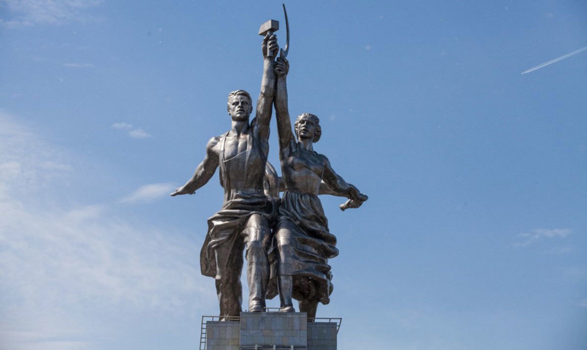 Памятник рабочий и колхозница Мосфильм