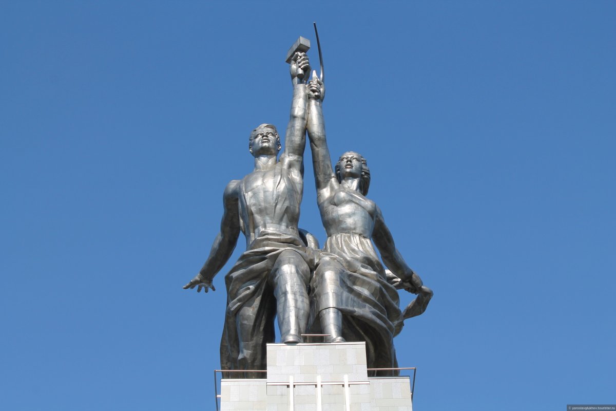 Рабочий и колхозница памятник СССР