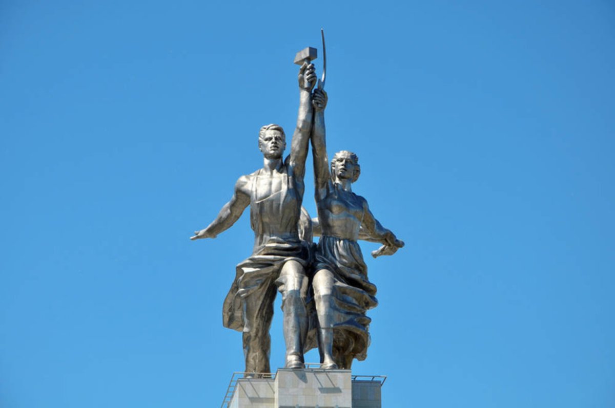 Советские памятники пролетариату